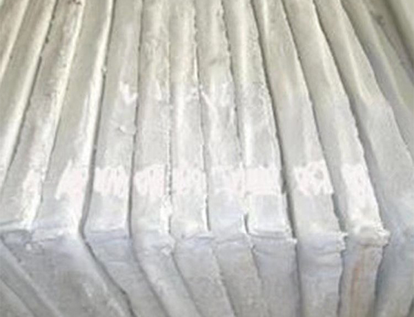 複合(he)氧化鋁保溫(wen)闆