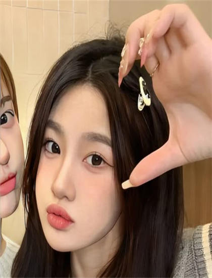 从表演艺术看《爱季庆典之最后的新年快乐》：致敬的经典元素与情怀唤起 理解角色的文化意义